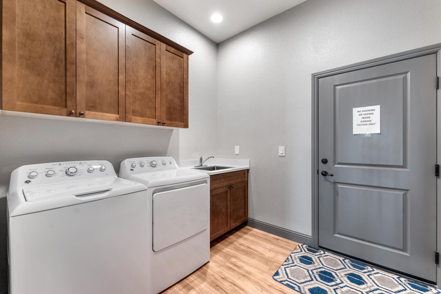 8738 N Bellagio Dr, Hilmar, CA 95324