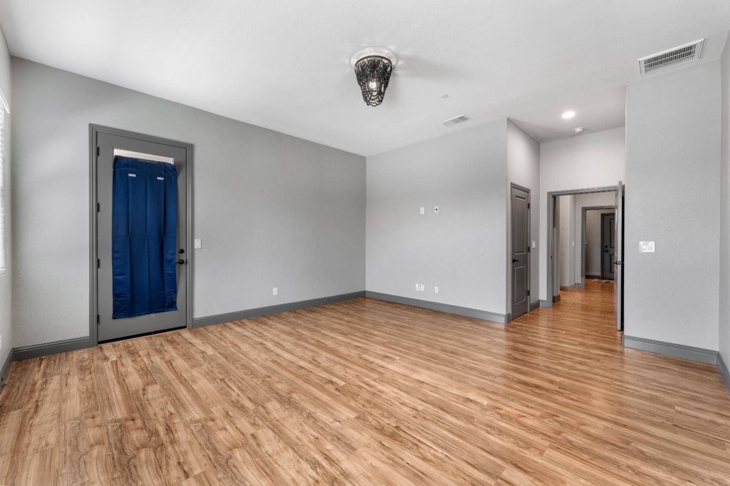 8738 N Bellagio Dr, Hilmar, CA 95324