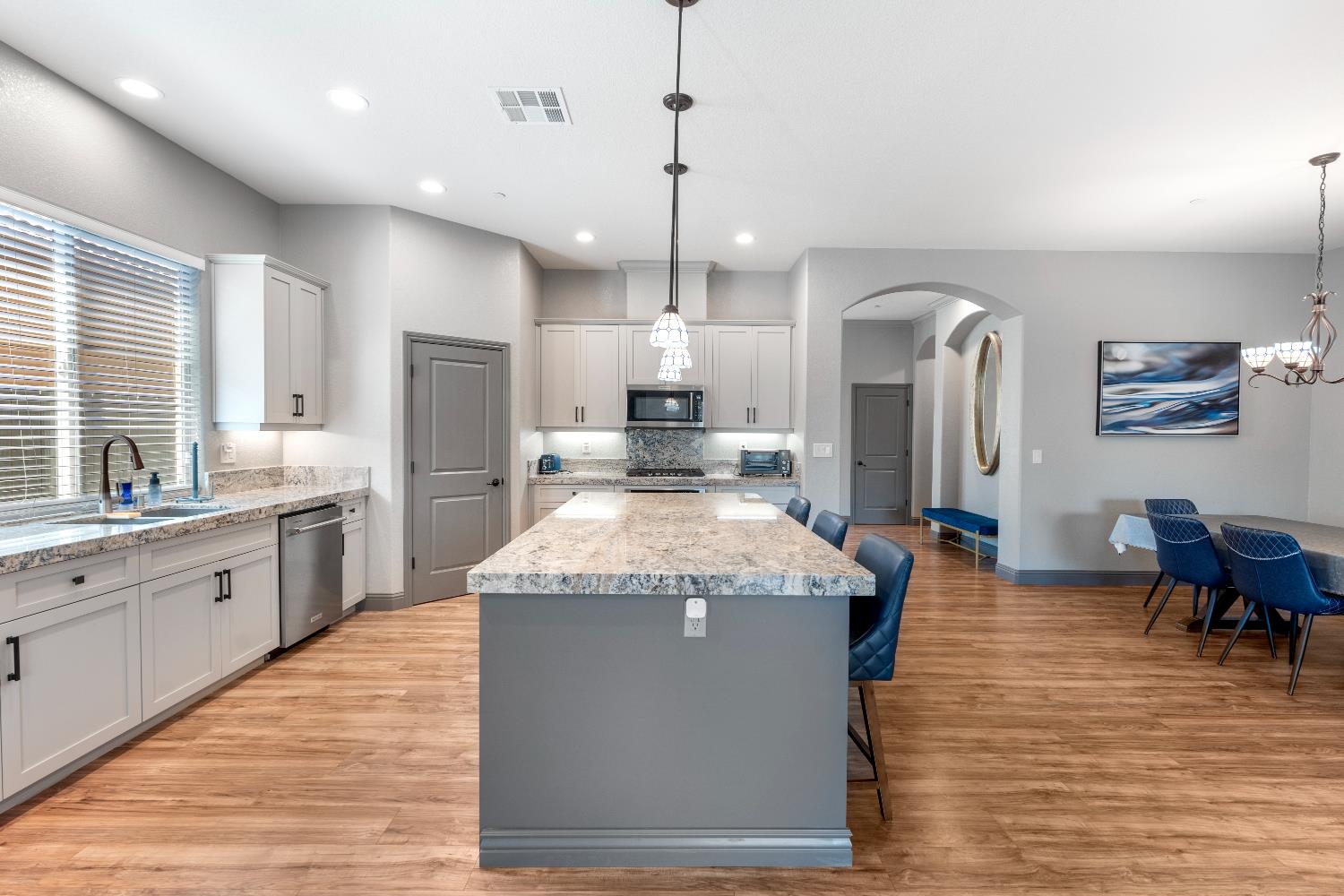 8738 N Bellagio Dr, Hilmar, CA 95324