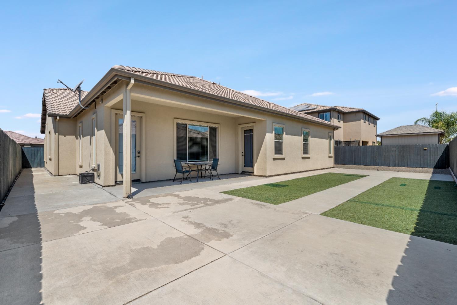8738 N Bellagio Dr, Hilmar, CA 95324