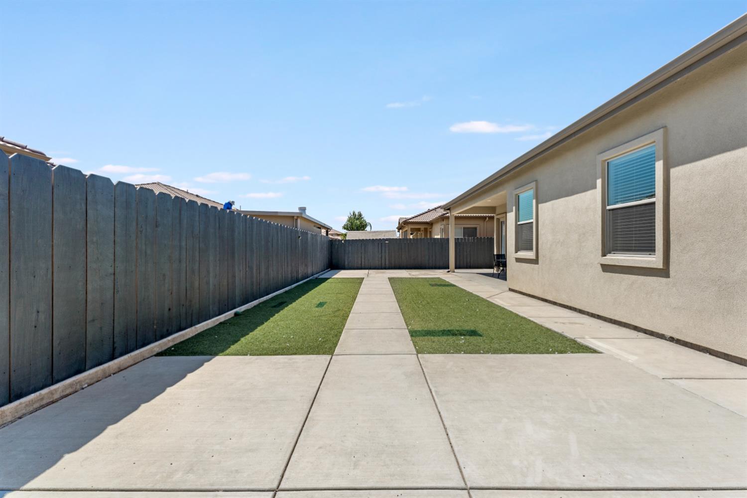 8738 N Bellagio Dr, Hilmar, CA 95324