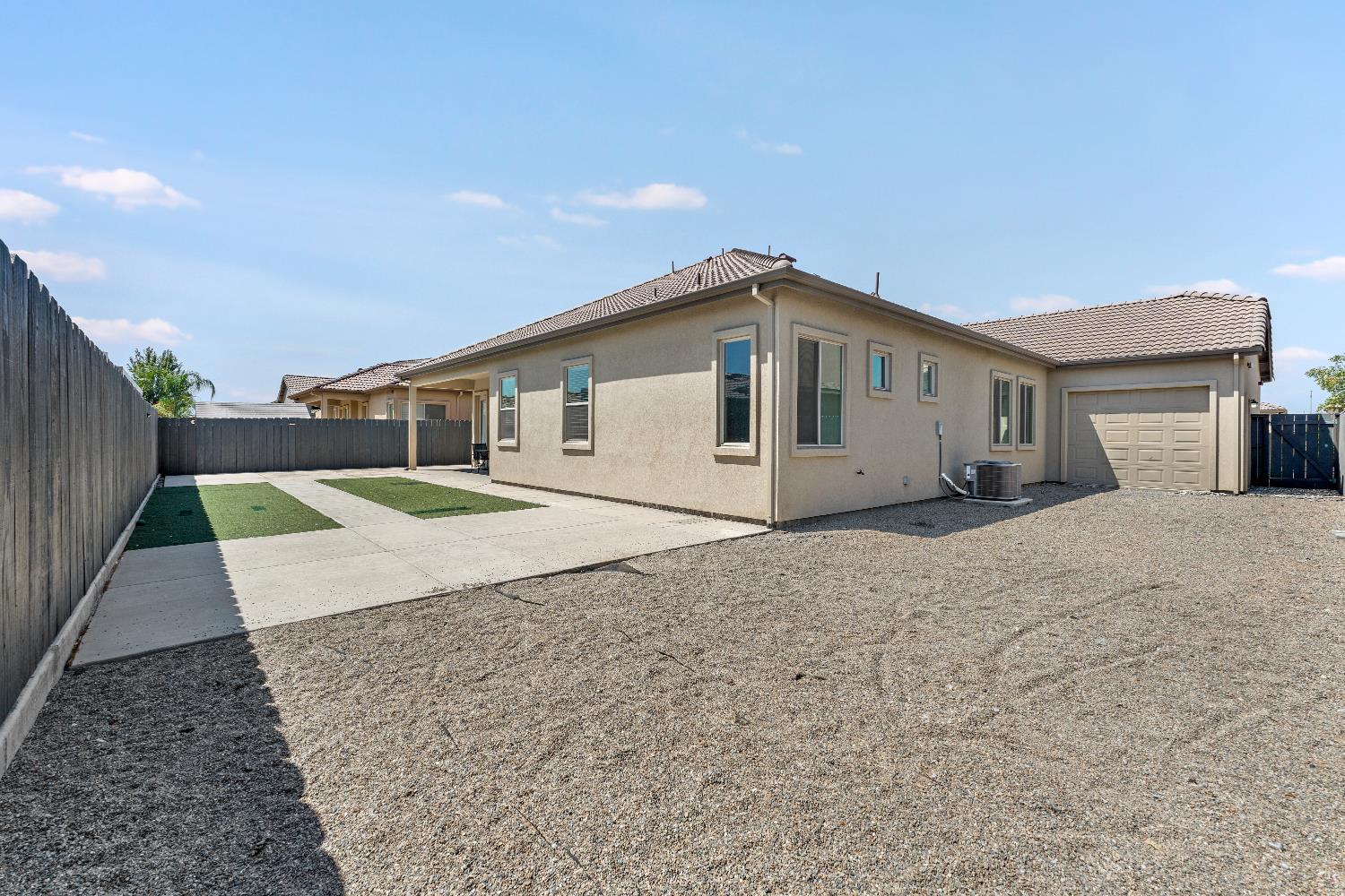8738 N Bellagio Dr, Hilmar, CA 95324