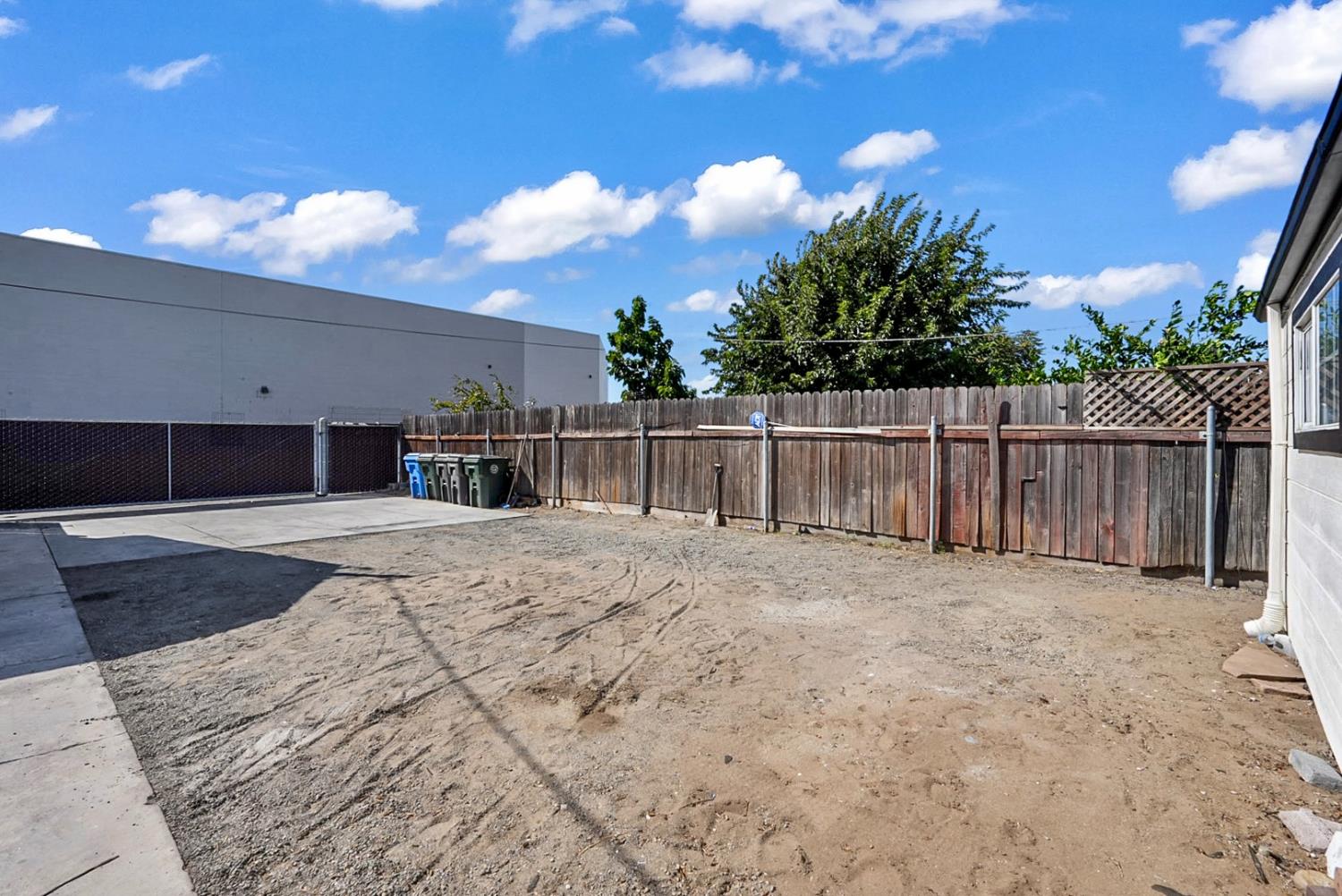 567 N Grant Ave, Manteca, CA 95336