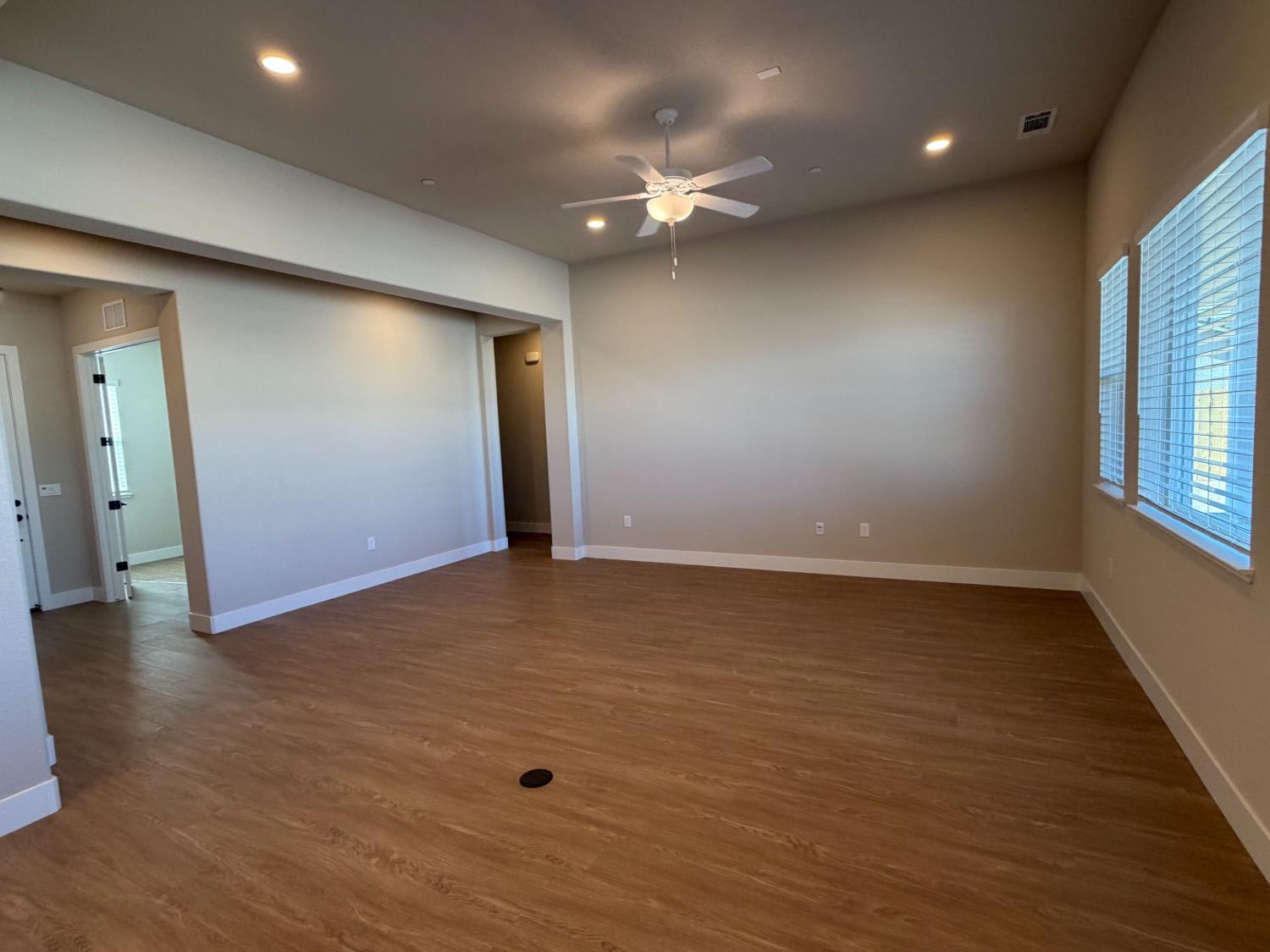 501 Dona Ana Dr, Manteca, CA 95337