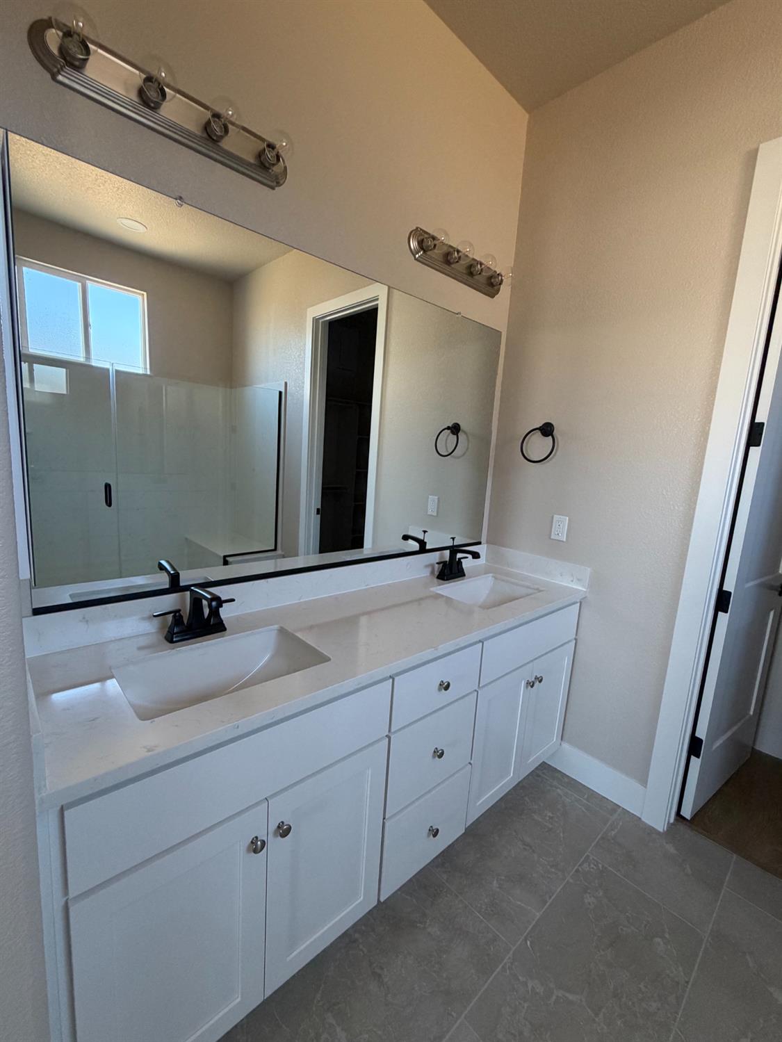 501 Dona Ana Dr, Manteca, CA 95337