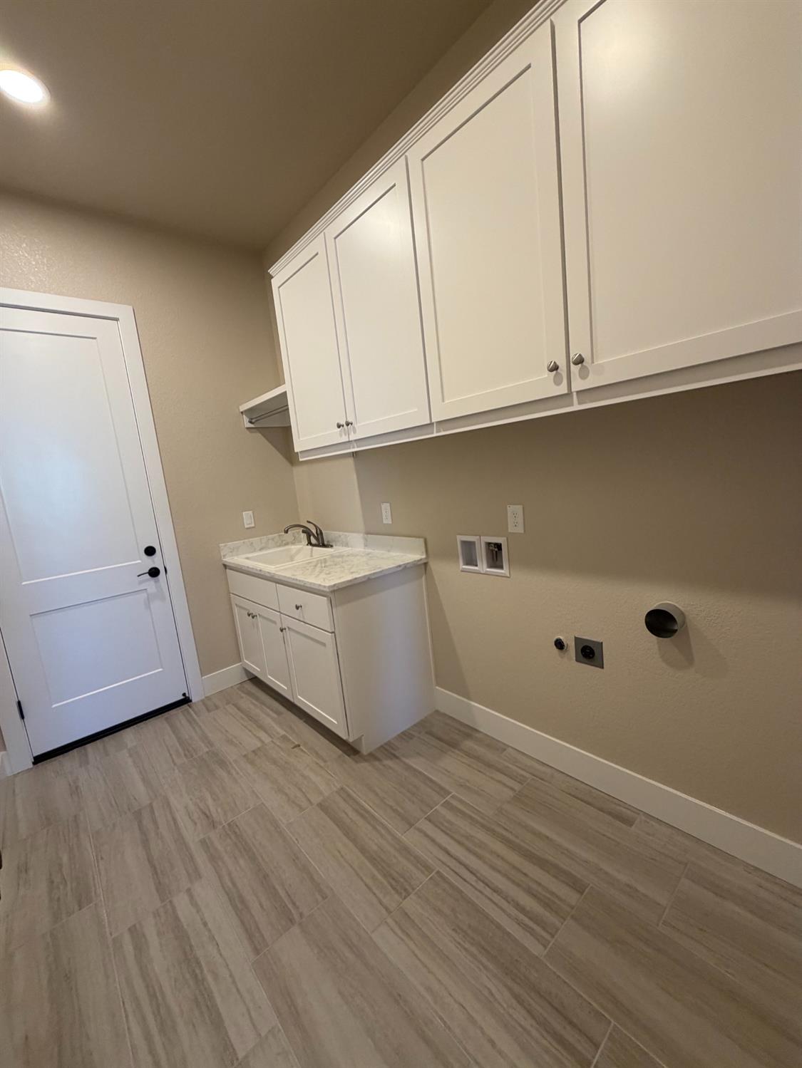 501 Dona Ana Dr, Manteca, CA 95337