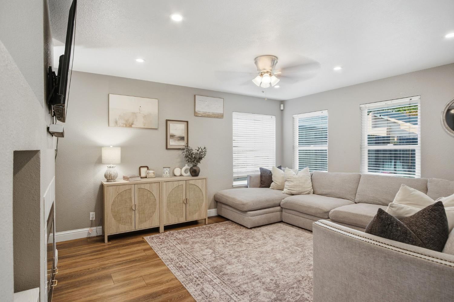1211 Aristocrat Dr, Ceres, CA 95307
