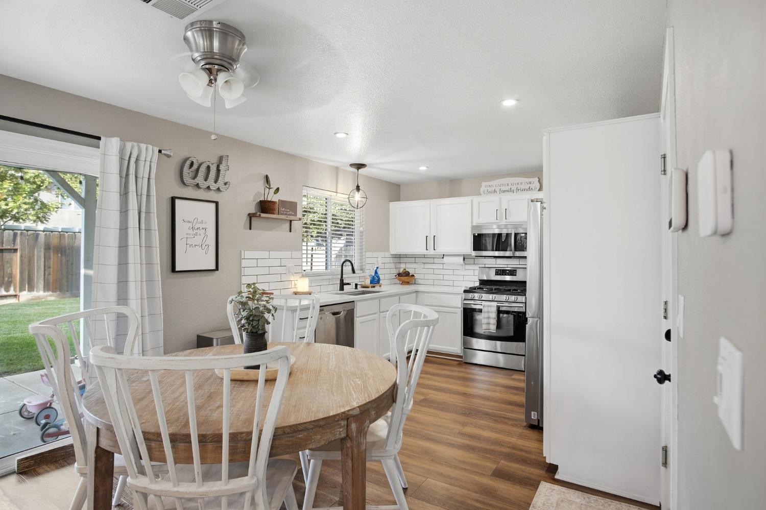 1211 Aristocrat Dr, Ceres, CA 95307