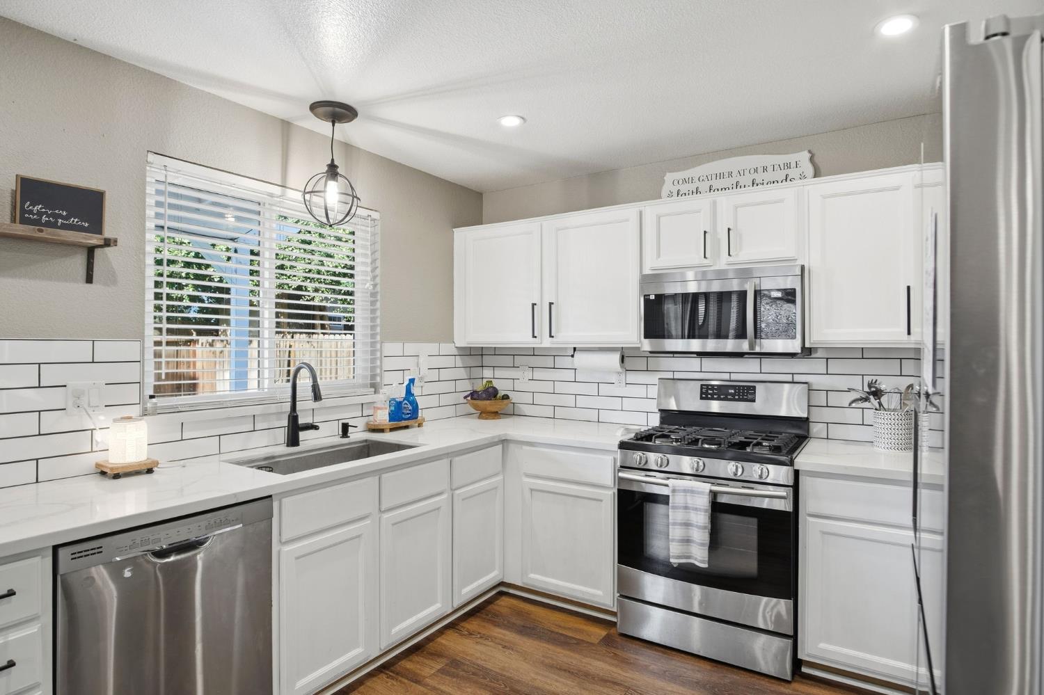 1211 Aristocrat Dr, Ceres, CA 95307