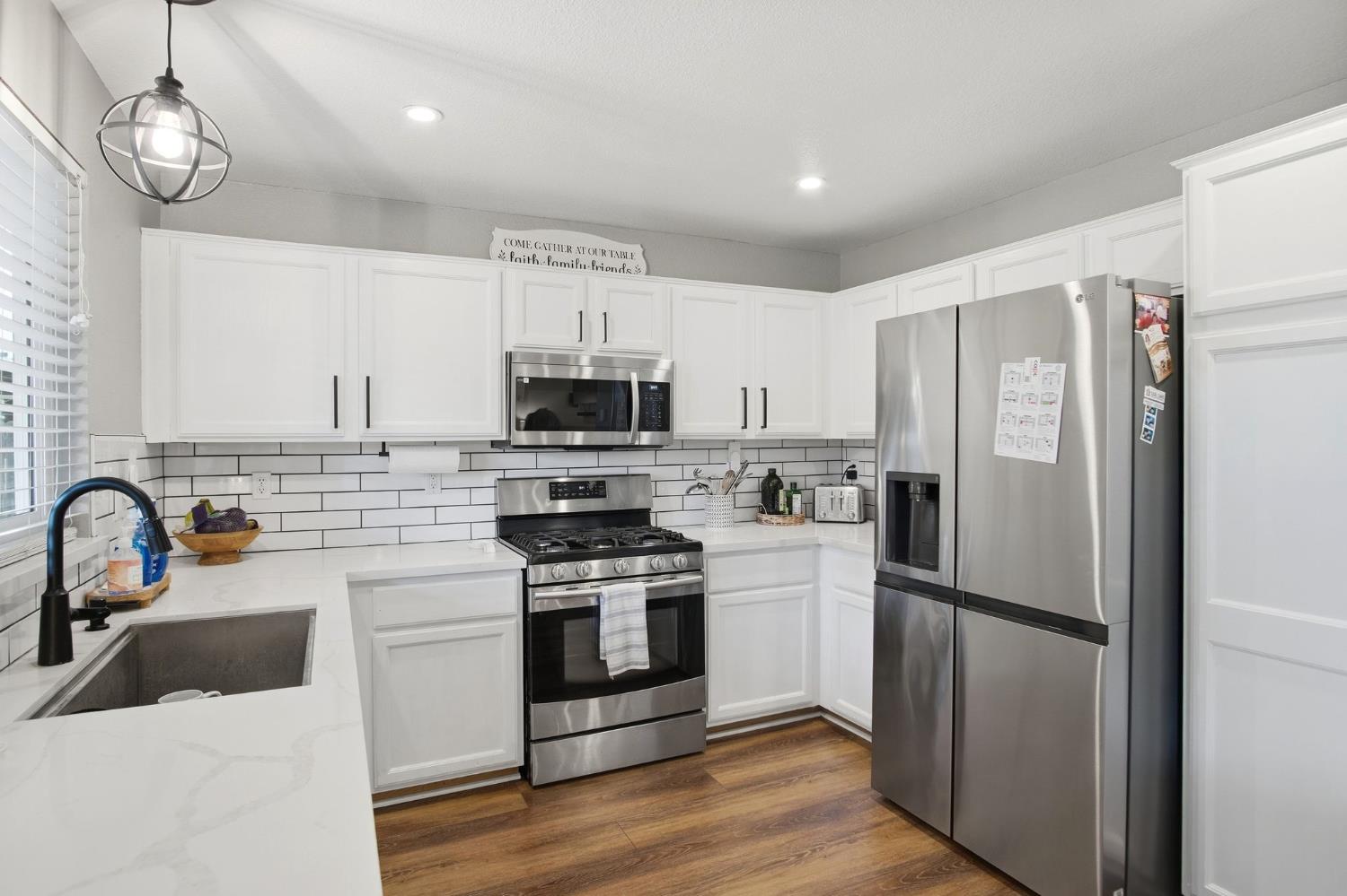 1211 Aristocrat Dr, Ceres, CA 95307
