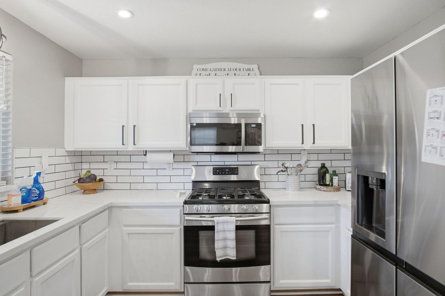 1211 Aristocrat Dr, Ceres, CA 95307