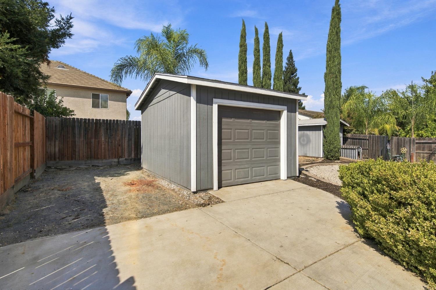 1953 Bolton Ln, Manteca, CA 95336