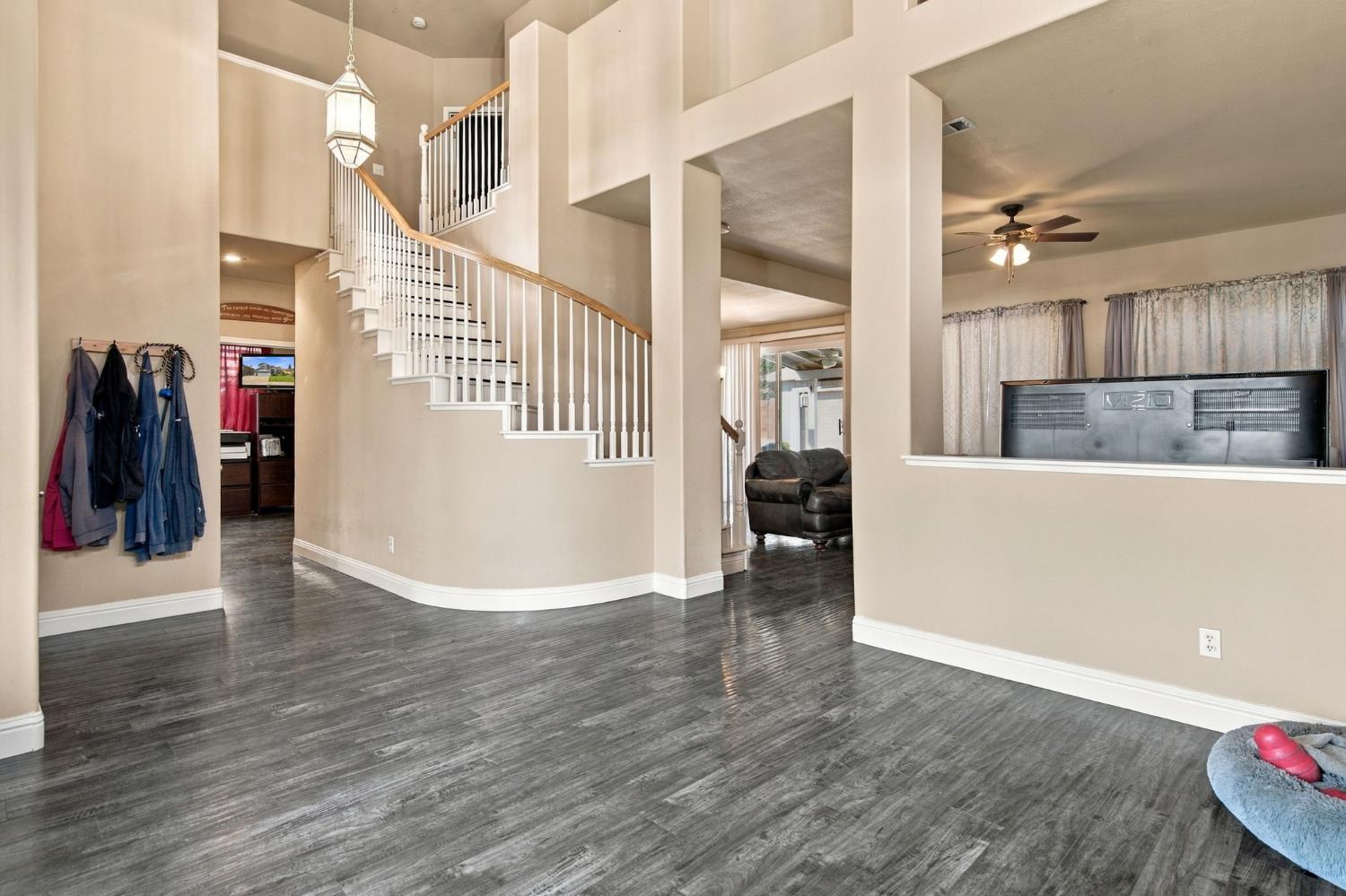 1953 Bolton Ln, Manteca, CA 95336