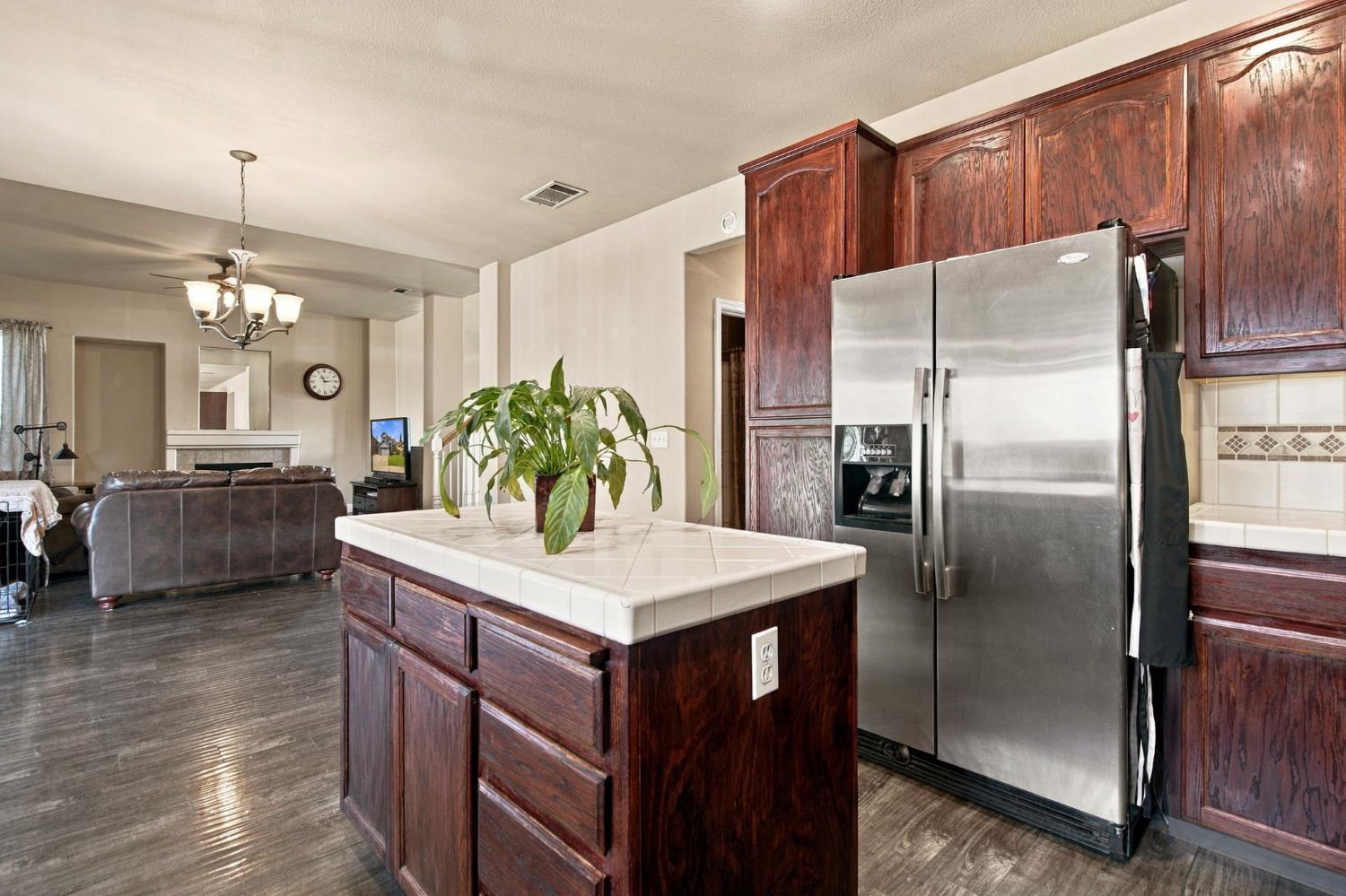 1953 Bolton Ln, Manteca, CA 95336