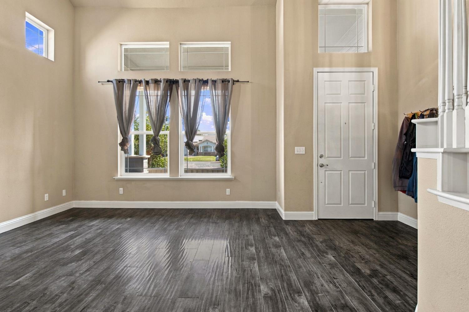1953 Bolton Ln, Manteca, CA 95336