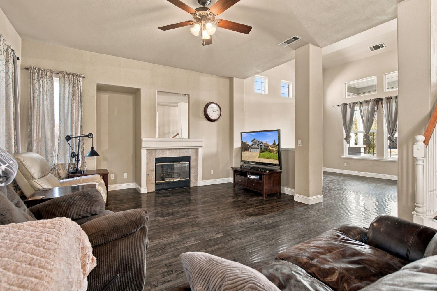 1953 Bolton Ln, Manteca, CA 95336