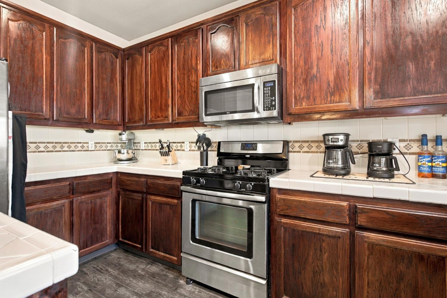 1953 Bolton Ln, Manteca, CA 95336
