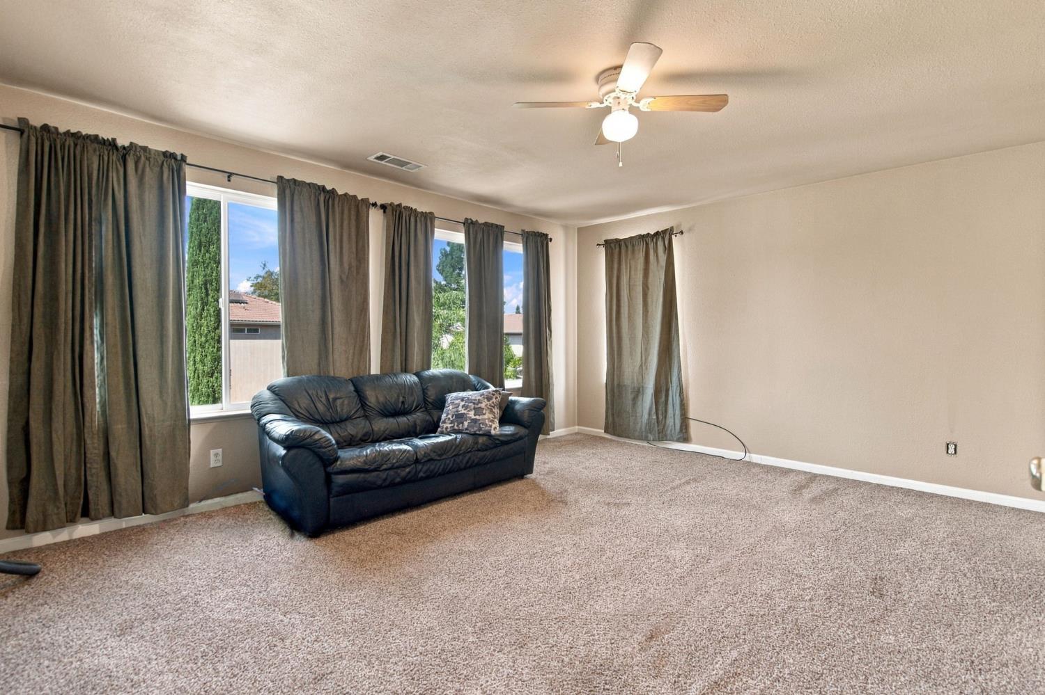 1953 Bolton Ln, Manteca, CA 95336