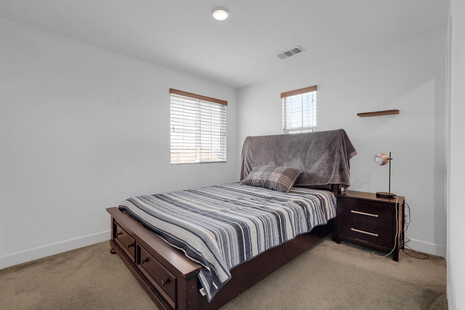 258 Columbus Dr, Manteca, CA 95337
