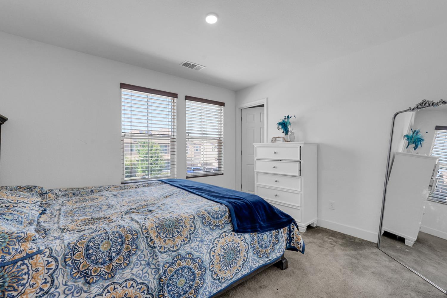 258 Columbus Dr, Manteca, CA 95337