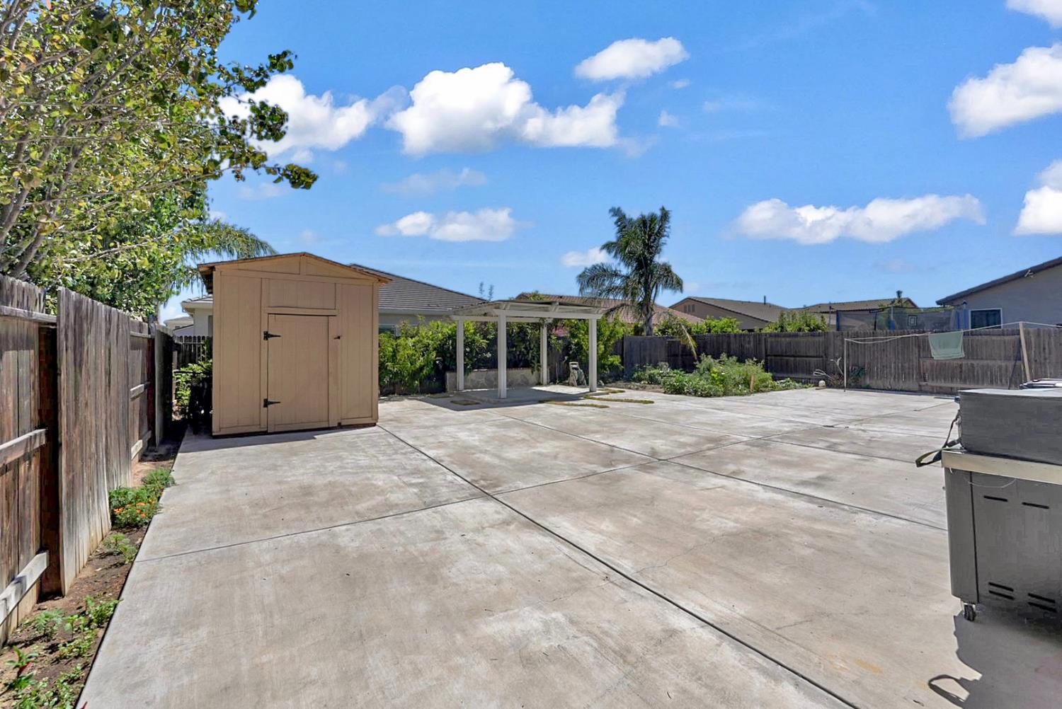 258 Columbus Dr, Manteca, CA 95337