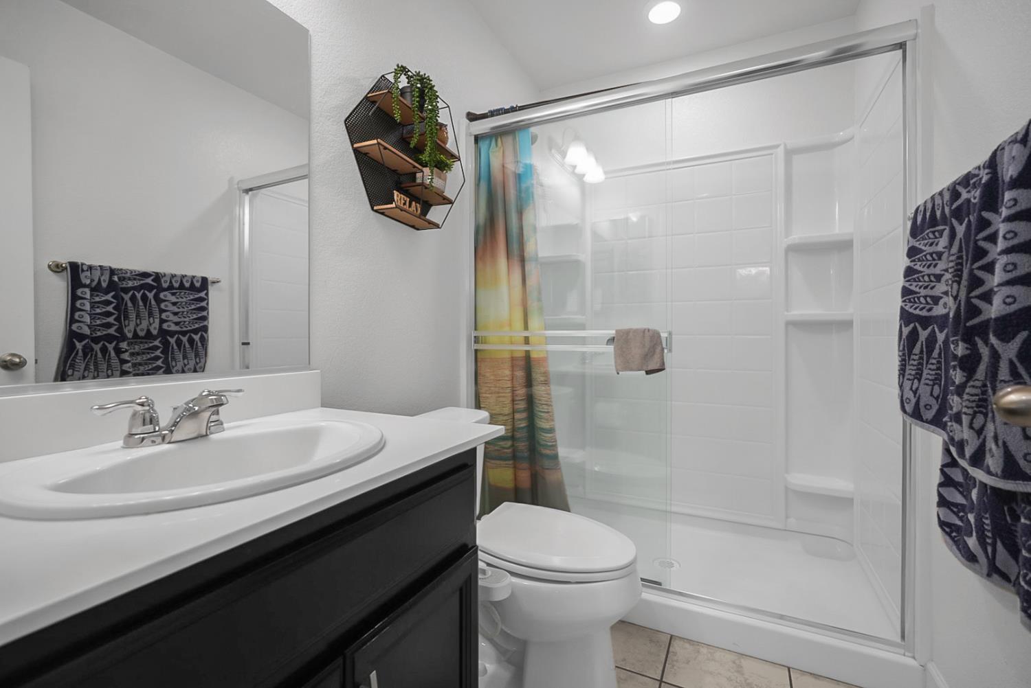 258 Columbus Dr, Manteca, CA 95337