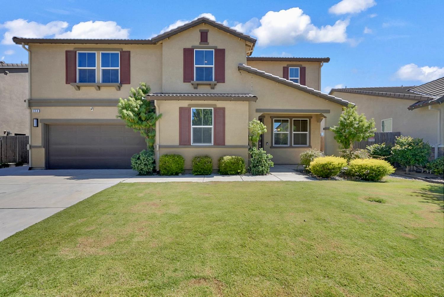258 Columbus Dr, Manteca, CA 95337