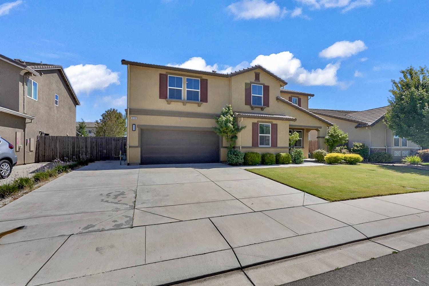 258 Columbus Dr, Manteca, CA 95337