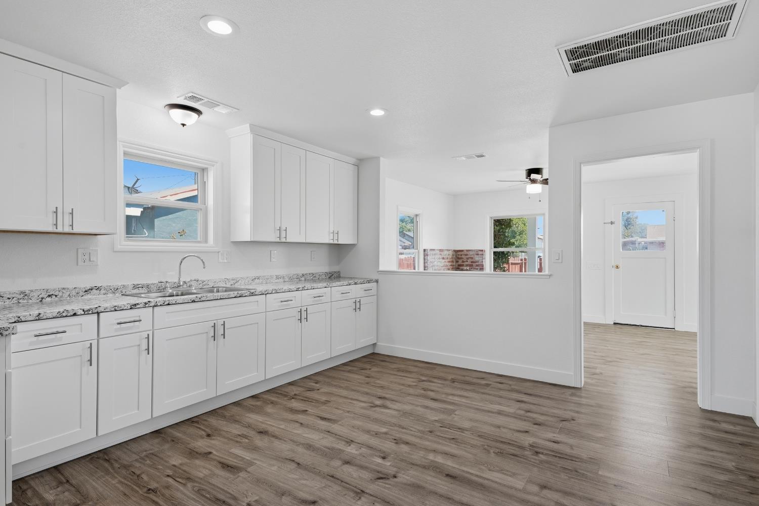 815 kerr, Modesto, CA 95354