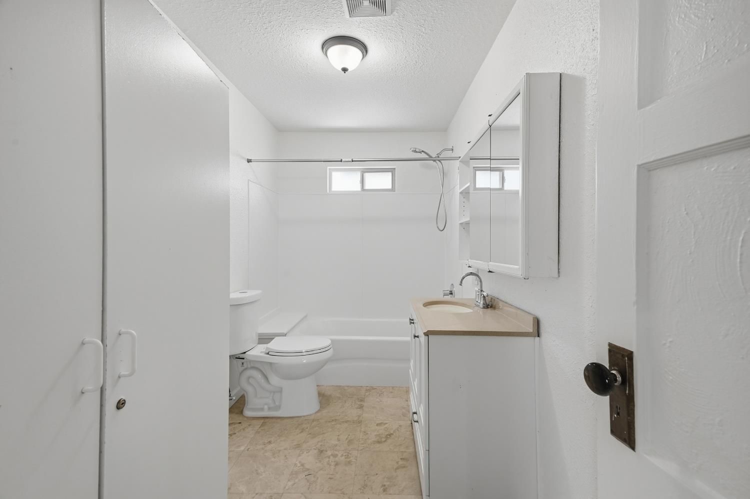 815 kerr, Modesto, CA 95354