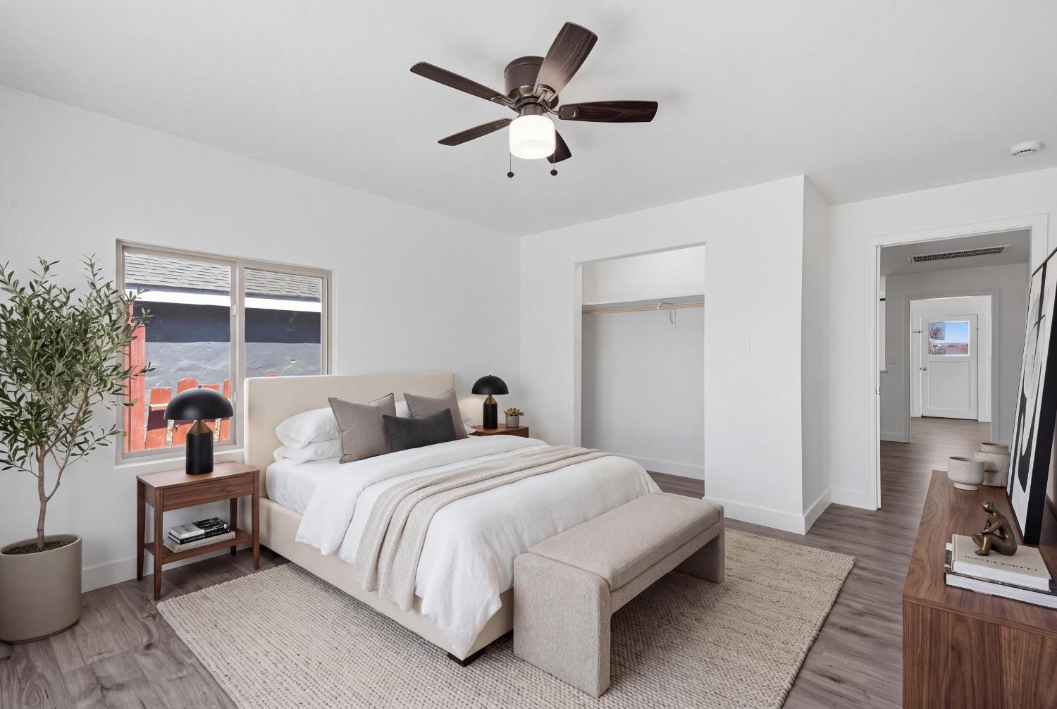815 kerr, Modesto, CA 95354