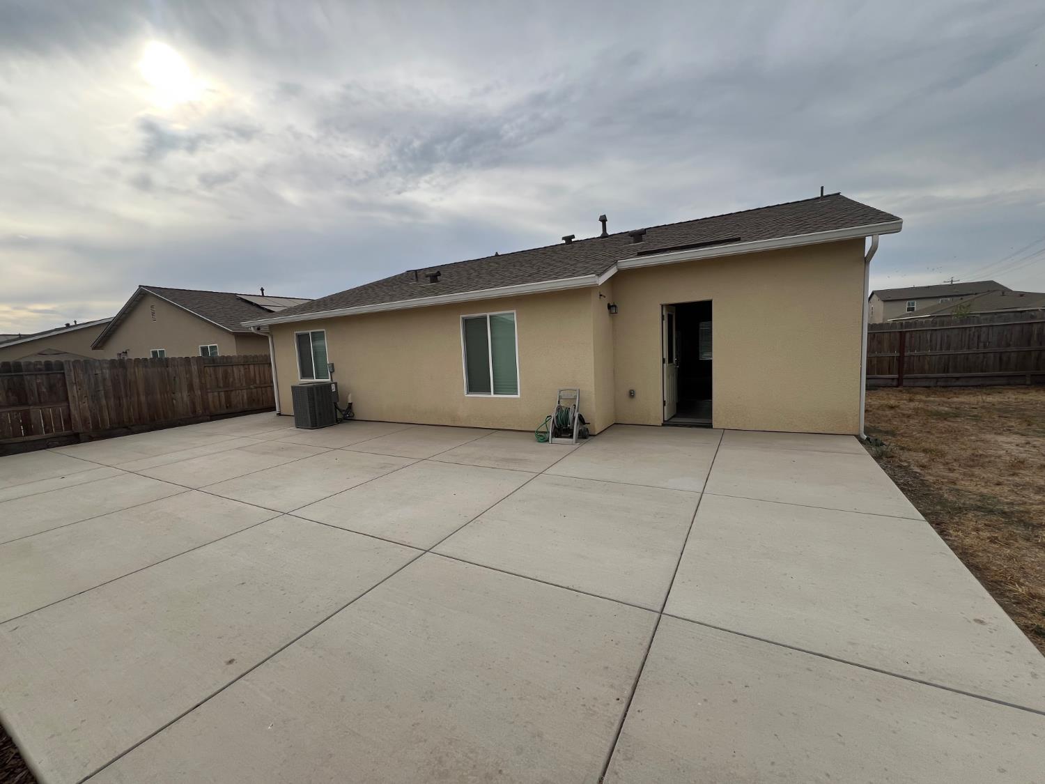 785 Dean Ct, Merced, CA 95341