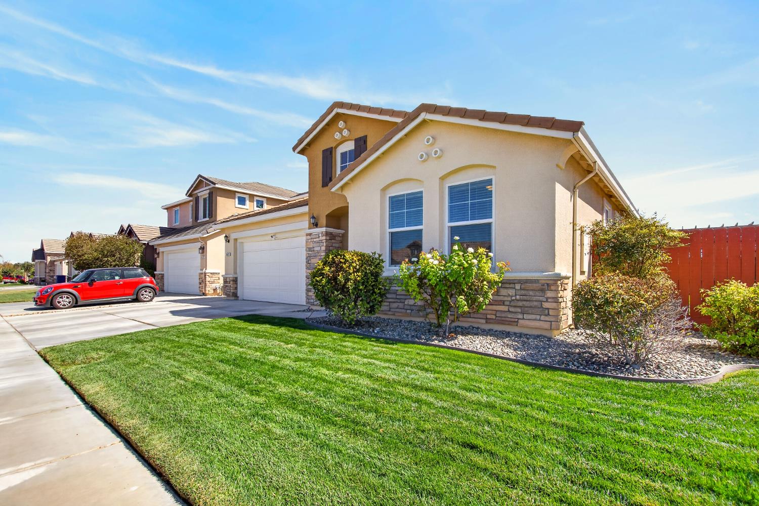 2403 N Rock Creek, Los Banos, CA 93635