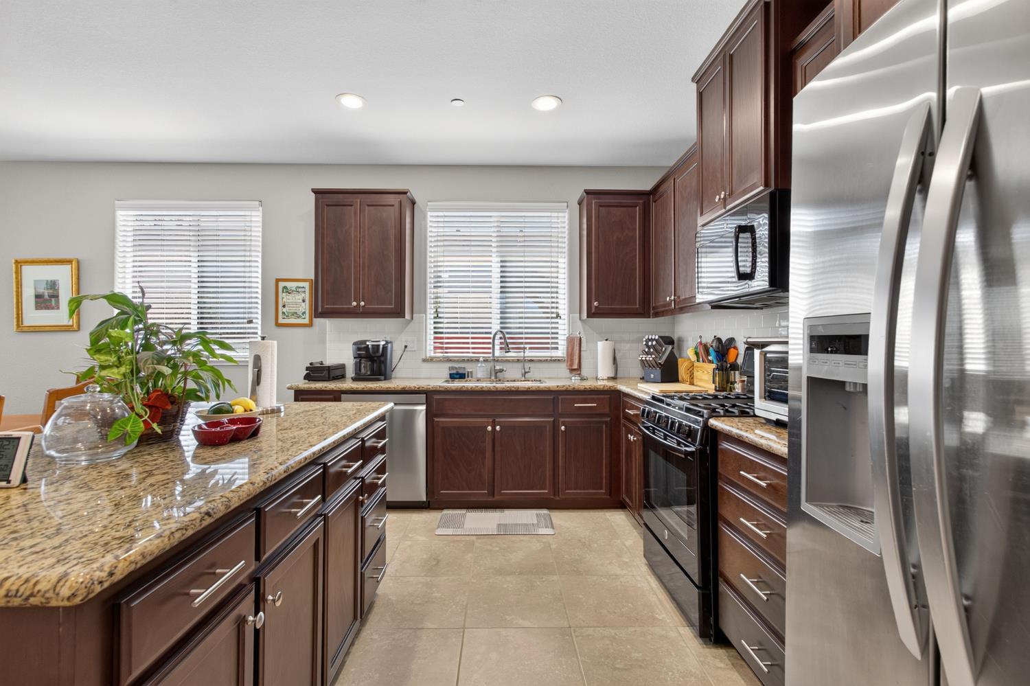 2403 N Rock Creek, Los Banos, CA 93635