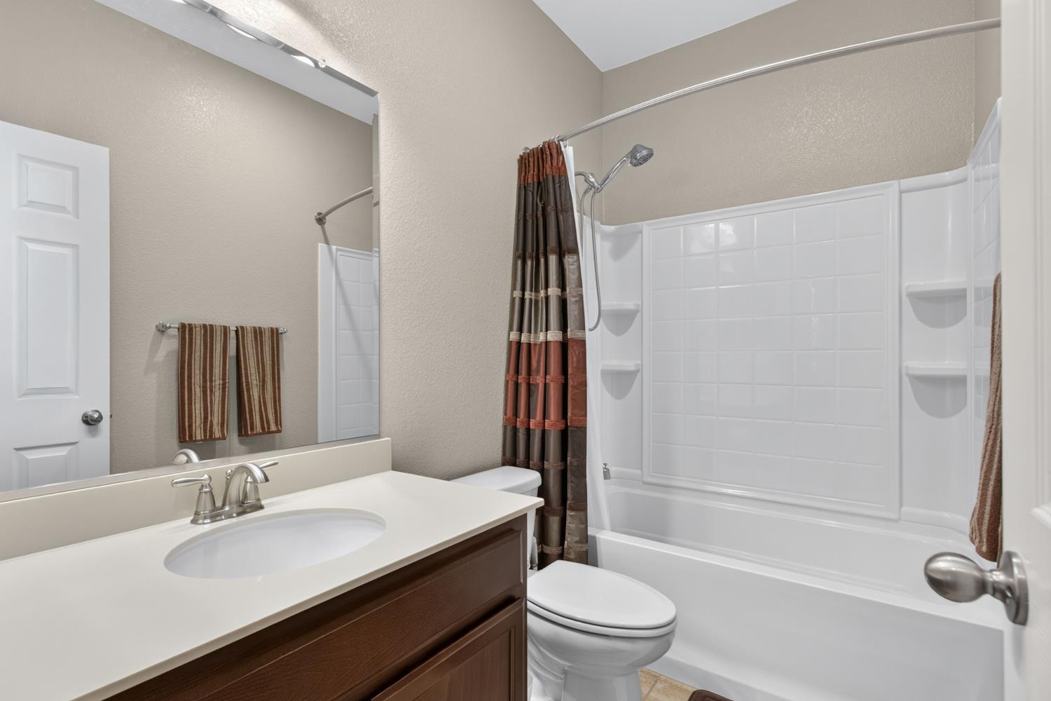 2403 N Rock Creek, Los Banos, CA 93635