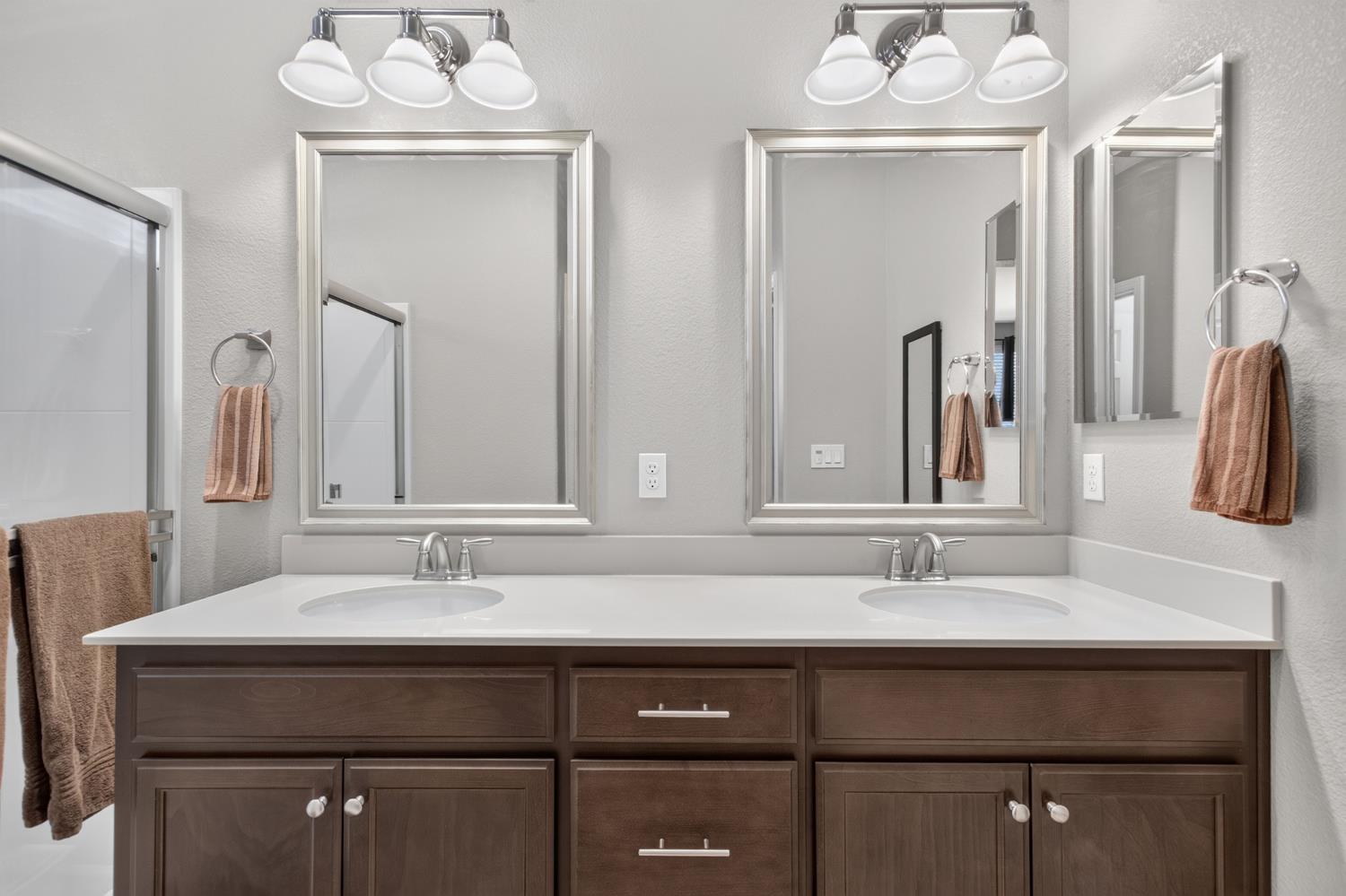 2403 N Rock Creek, Los Banos, CA 93635