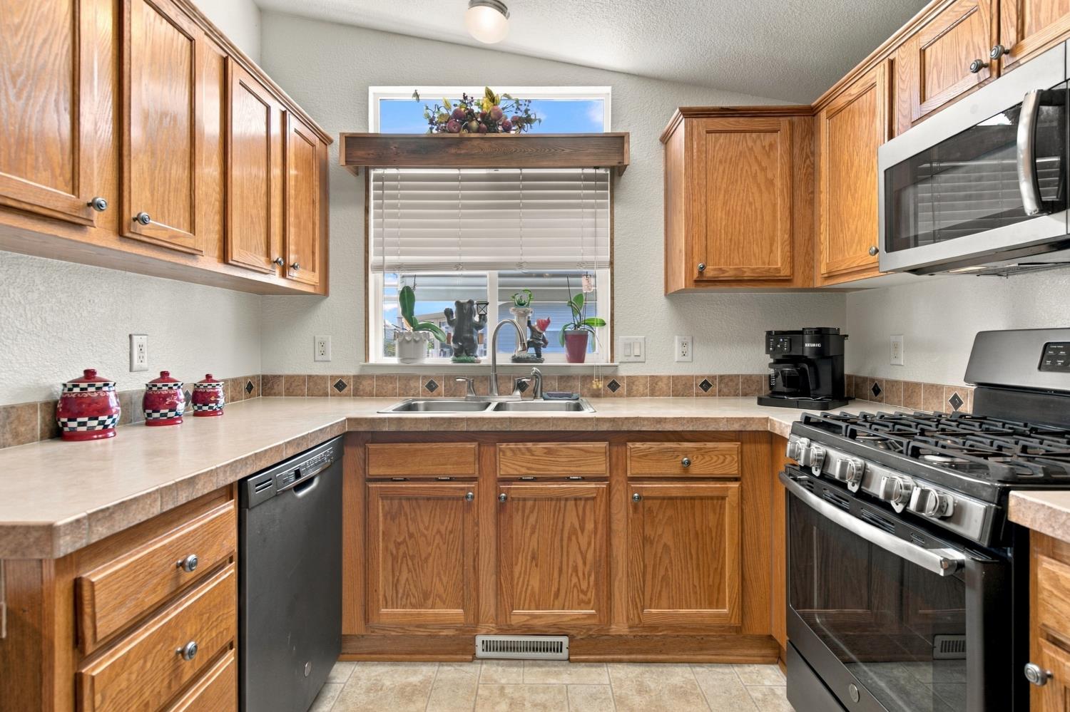 1830 E Yosemite Ave #186, Manteca, CA 95336
