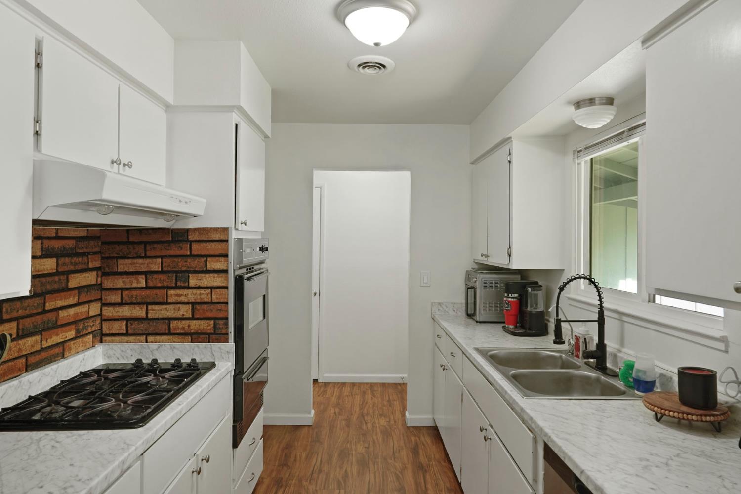 1717 Silvaire Dr, Modesto, CA 95350