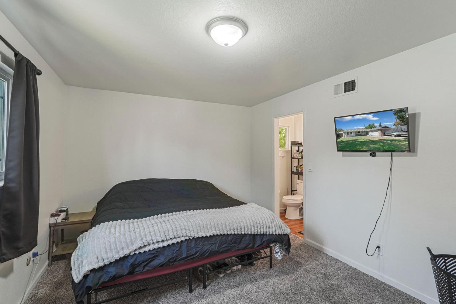 1717 Silvaire Dr, Modesto, CA 95350