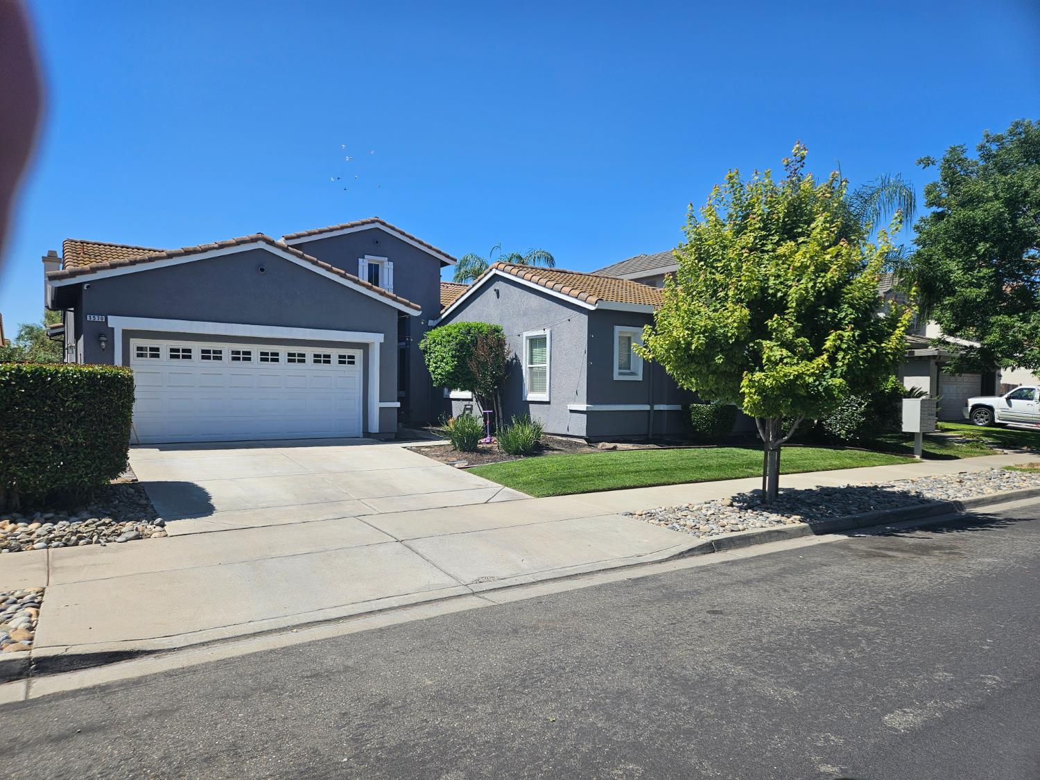 3570 Whispering Oak Dr, Ceres, CA 95307
