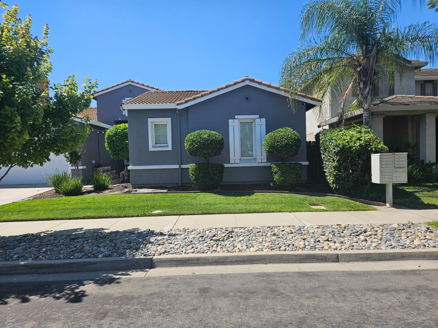 3570 Whispering Oak Dr, Ceres, CA 95307