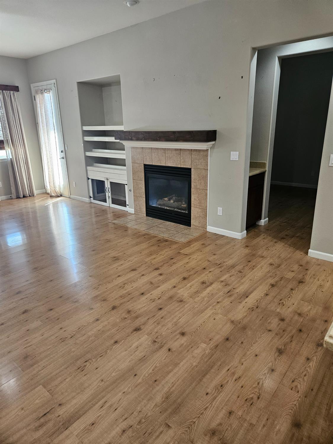 3570 Whispering Oak Dr, Ceres, CA 95307