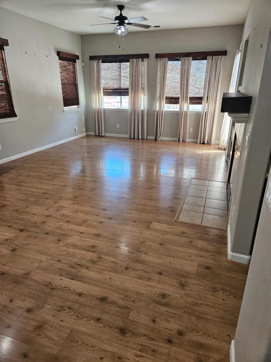 3570 Whispering Oak Dr, Ceres, CA 95307
