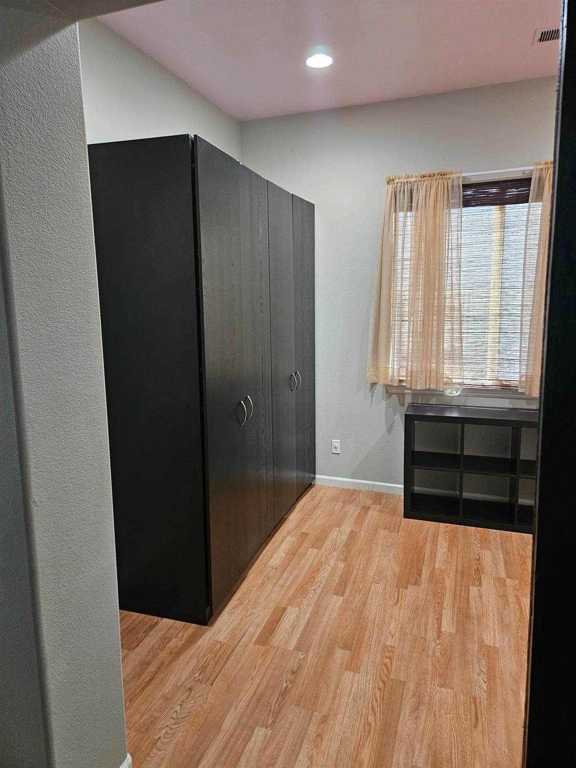 3570 Whispering Oak Dr, Ceres, CA 95307
