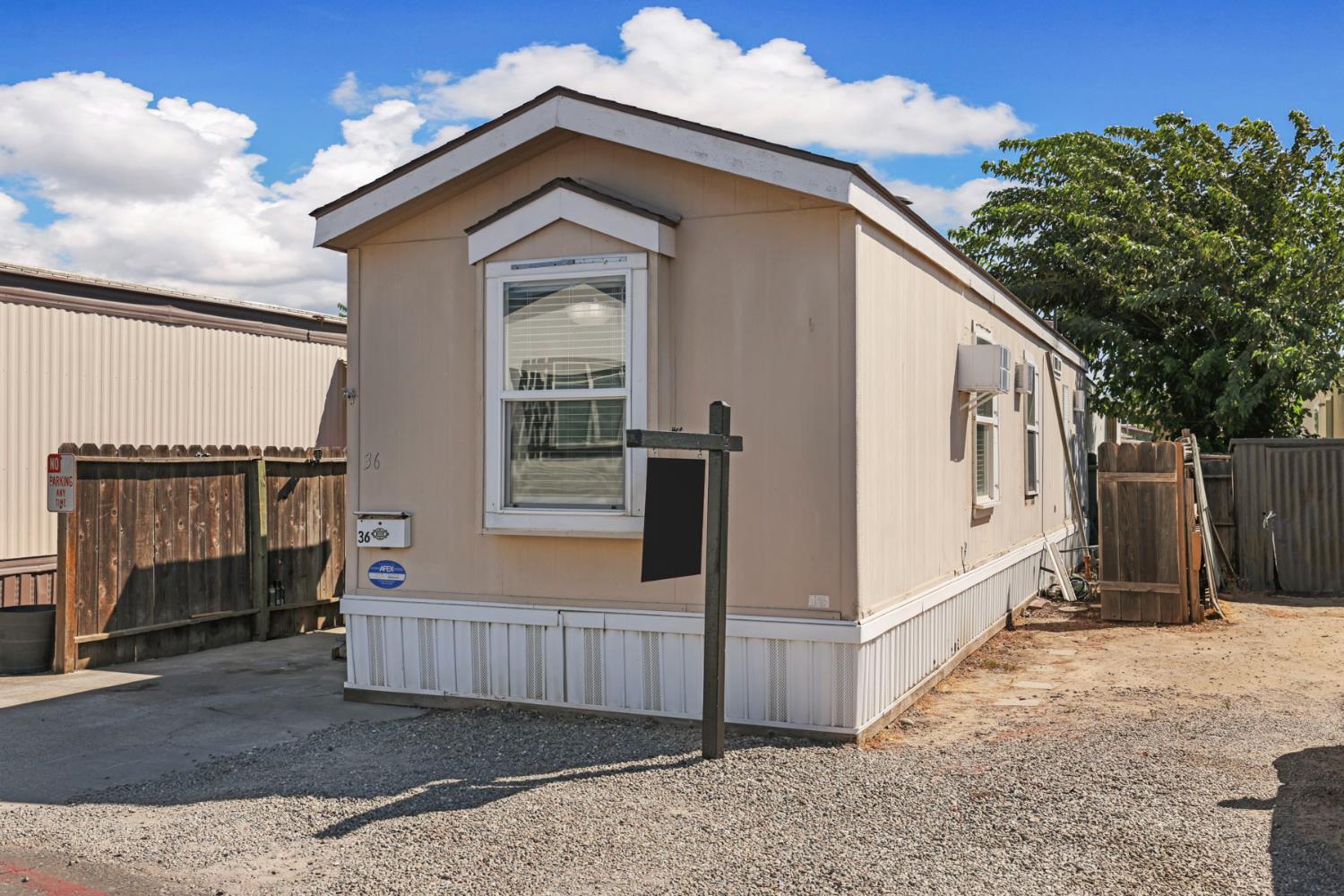 555 Moffat Blvd #36, Manteca, CA 95336