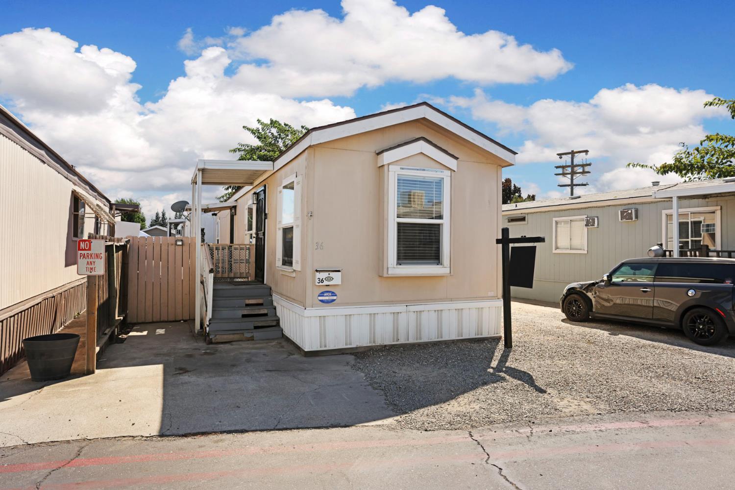 555 Moffat Blvd #36, Manteca, CA 95336