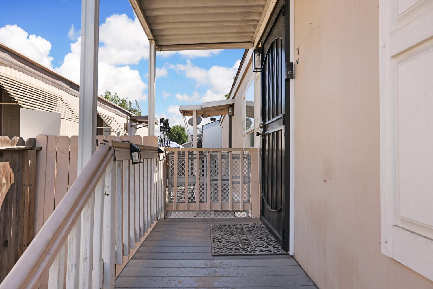 555 Moffat Blvd #36, Manteca, CA 95336