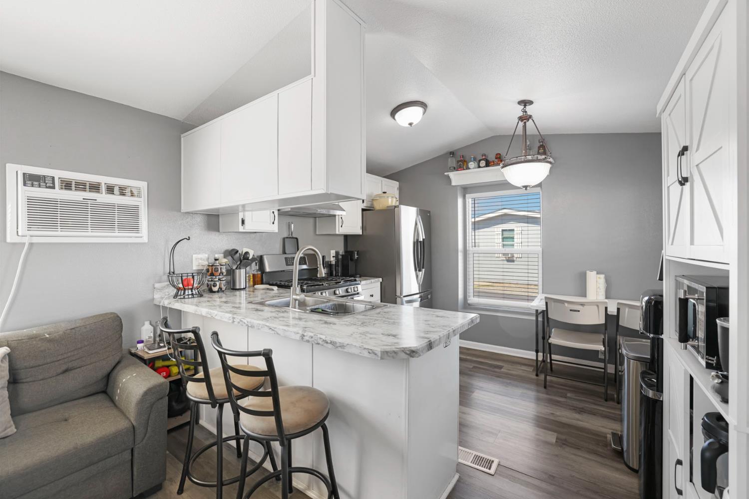 555 Moffat Blvd #36, Manteca, CA 95336