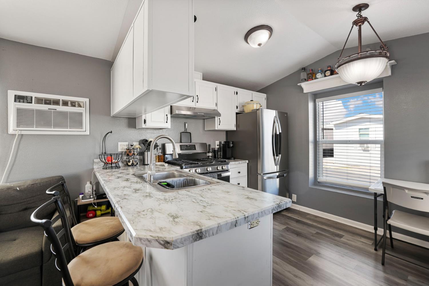 555 Moffat Blvd #36, Manteca, CA 95336