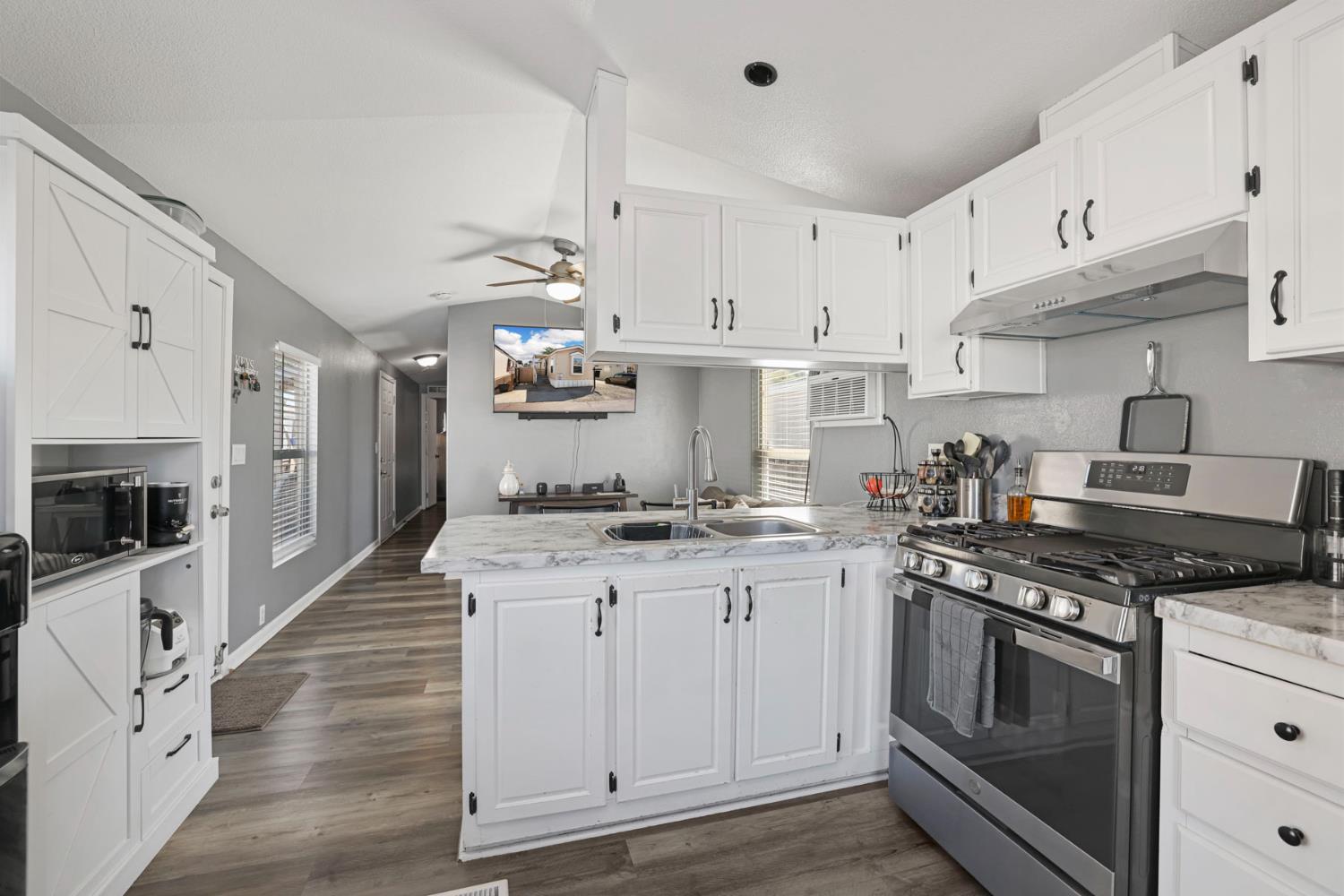 555 Moffat Blvd #36, Manteca, CA 95336